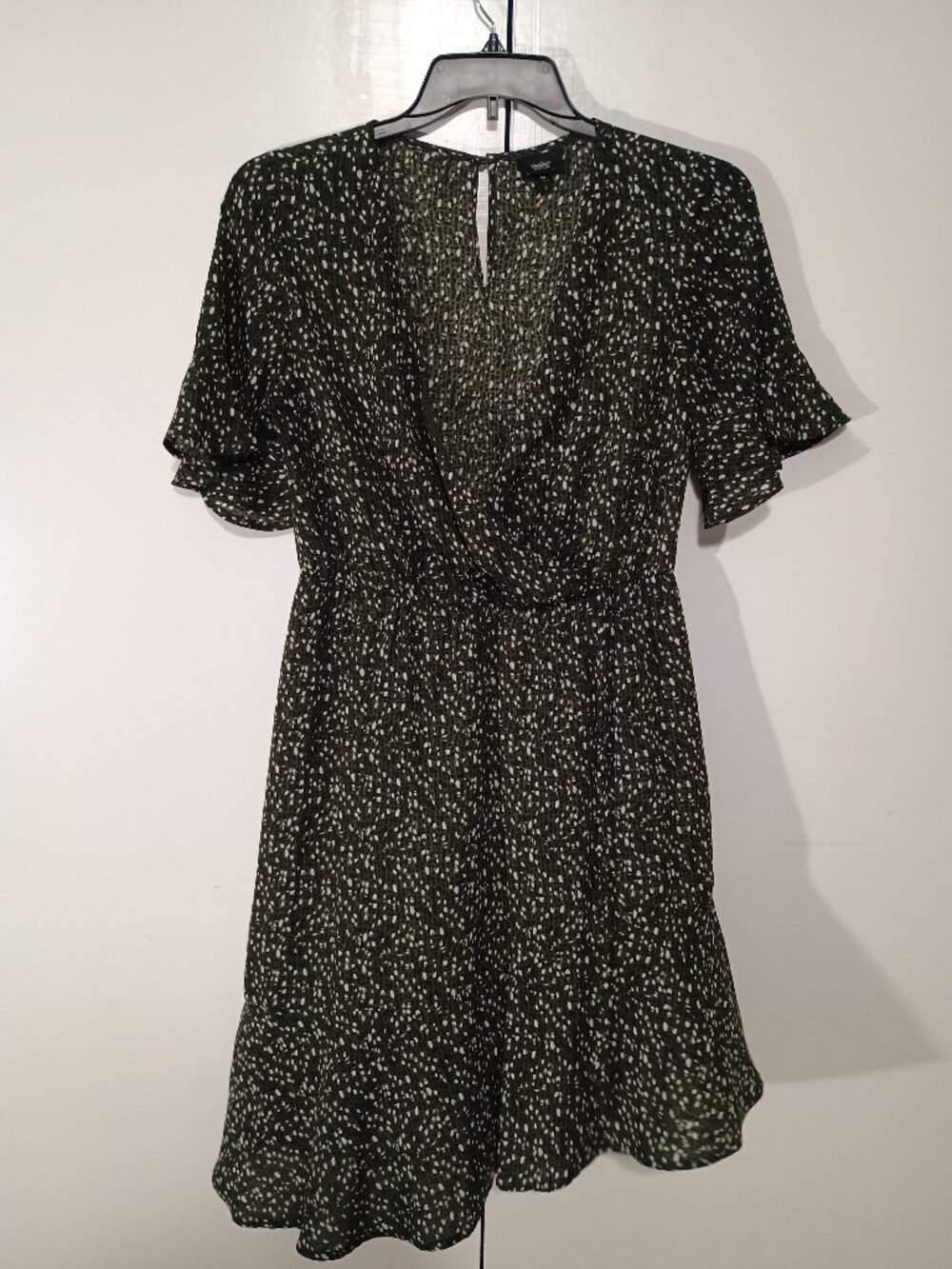Mossimo Olive Green Abstract Print Faux Wrap Flutter Sleeve Dress M - Picture 3 of 10